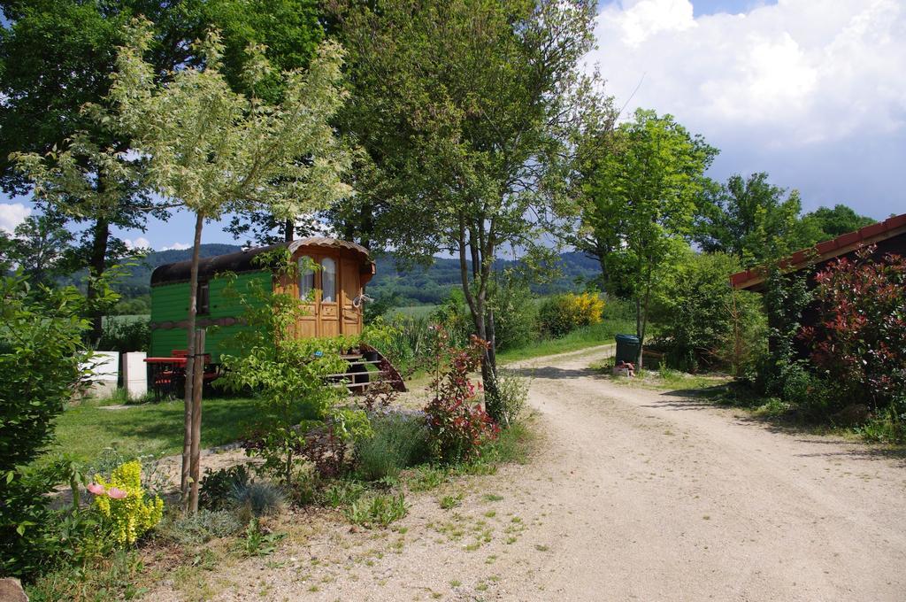 Les Roulottes Et Cabanes Du Livradois ξενώνας Cunlhat Εξωτερικό φωτογραφία